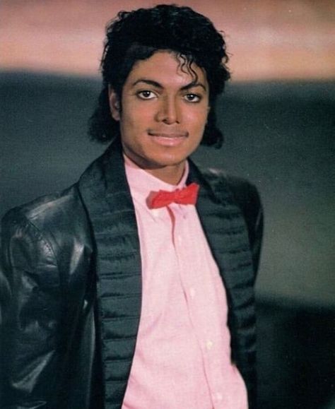 Michael Jackson Photos - Billie Jean - Wattpad Michael Jackson 1983, Jackson Stewart, Michael Jackson Billie Jean, Hee Man, Michael Jackson Wallpaper, Michael Jackson Rare, Michael Jackson Art, Michael Jackson Thriller, Michael Jackson Smile