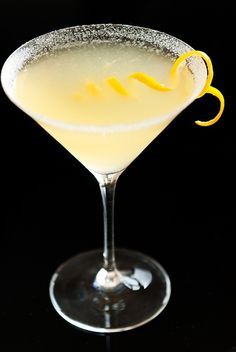 lemon drop martini recipe Lemon Drop Martini Recipe, Lemon Curd Dessert, Lemon Drop Martini, Dinner Drinks, Martini Recipe, Fancy Drinks, Grey Goose, Martini Recipes, Alcoholic Beverages