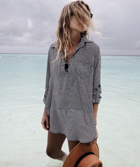 Beach House life+style : Photo Beach White Dress, Trendy Swimwear, Outfit Trends, Vacation Dresses, Dress Cover, Fashion Mode, Looks Style, Mode Inspiration, Primavera Estate