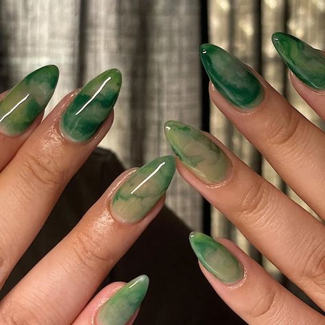 Nail Art Vert, Ephemeral Tattoo, Jade Nails, Green Nail Art, November Nails, Art 2024, Green Nail Designs, Green Nail Polish, Green Nail