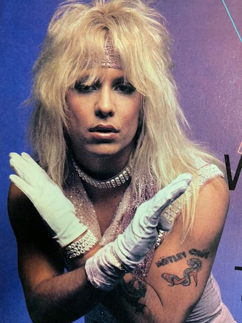 Vince Neil Hair, Motley Crue Vince Neil, Vince Neil Pfp, Vince Niel, Vince Motley Crue, Pain Photoshoot, Motley Crue 80s, Vince Neil 80s, 80s Rockstars