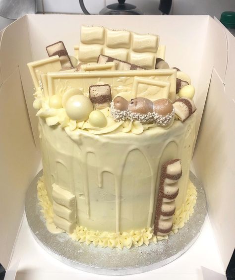 White Chocolate Kinder Bueno, Milkybar Drip Birthday Cake | @kaieshabakes Kinder Bueno Cake Birthday, Lindt Cake, Drip Birthday Cake, Bueno Cake, Bueno White, Cupcake Inspiration, 14th Birthday Cakes, White Chocolate Cake, White Cake Recipe