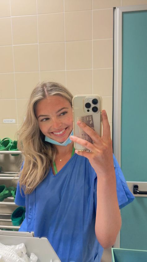 Blonde Nurse Aesthetic, Blonde Nurse, Nurse Inspiration, Nurse Aesthetic, Chasing Dreams, Taking Selfies, Medical Aesthetic, Future Career, Hey Girl