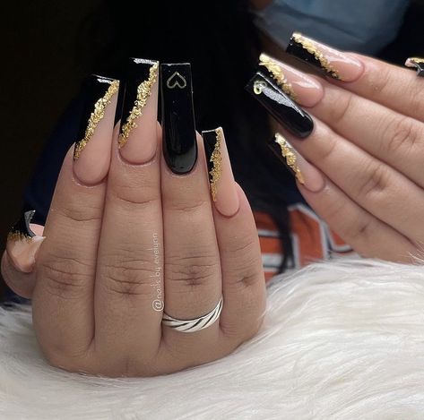 Black And Silver Nails Acrylic Square, Black And Gold Nails For Prom, Black And Gold Acrylic Nails Short, Black Birthday Nails Coffin, Black And Gold Nails Short Square, Black And Gold Acrylic Nails Coffin Long, Black Boujee Nails, Black And Gold Hoco Nails, Black And Gold Nails Square