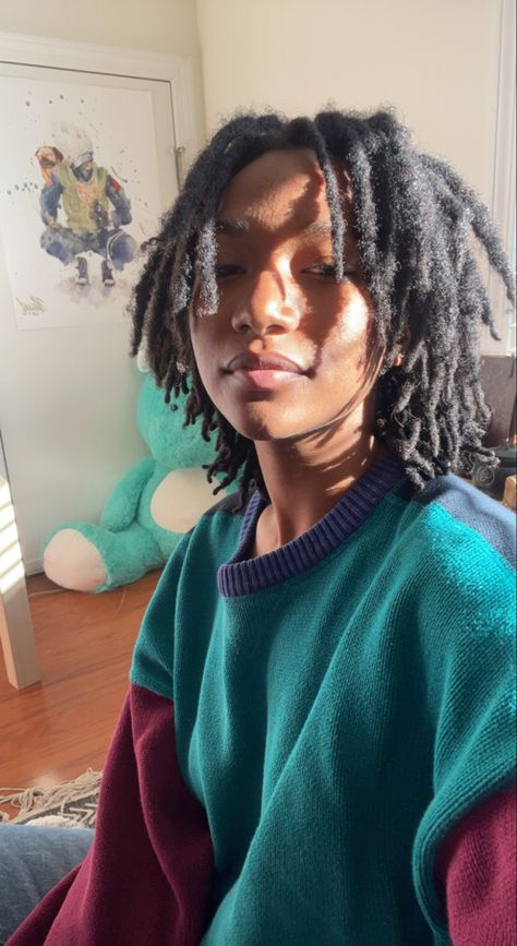 Steve Lacy Pfp Cute, Loc Styles For Round Face, Medium Traditional Locs, Wolf Cut Dreads, Black Hairstyles Dreads, Dreads Reference, Loc Wolfcut, Wolfcut Locs, Freeform Locs Black Women