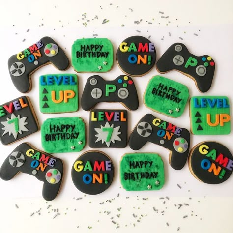 Level Up Birthday Cake, Video Game Cookies, Gamer Cookies, Gamers Party Ideas, Xbox Birthday Party, Playstation Party, Games Birthday Party, Cookies Video, Gaming Birthday