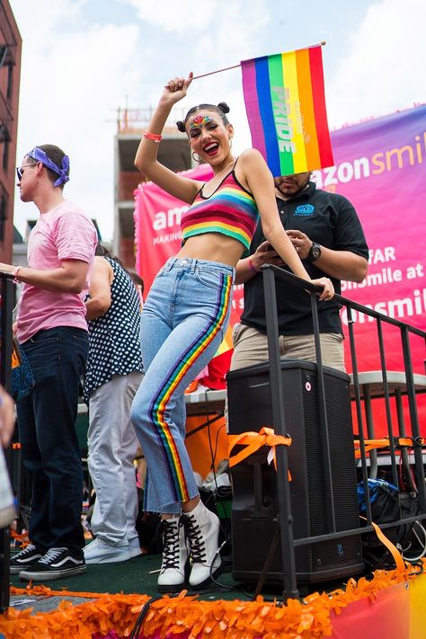 2018 New York City Pride March Pride Outfit Ideas, March Outfits, Pride Parade Outfit, Neil Patrick, Josh Duhamel, Pride Makeup, David Boreanaz, Alyson Hannigan, Alyssa Milano