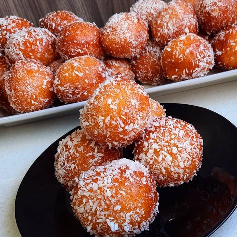 Coconut Doughnut, Bollas Recipe, Ramadan Savouries, Zimbabwean Food, Edible Cookie Dough Recipe For One, Edible Cookie Dough Healthy, Koeksisters Recipe, Malay Recipes, Cape Malay