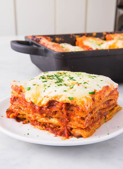 Lasagna Bolognese - Delish.com Homemade Lasagna Recipes, Lasagna Bolognese, Easy Lasagna Recipe, Italian Pasta Dishes, Chicken Lasagna, Bolognese Recipe, Homemade Lasagna, Italian Pasta Recipes, Easy Pasta Recipes