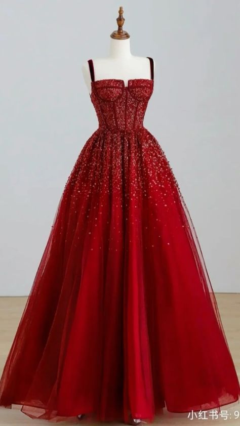 Farewell Dresses, Xv Dresses, Trendy Date Night Outfit, Date Night Outfit Ideas, Night Outfit Ideas, Carpet Outfits, Sparkly Prom Dress, Gown Party Wear, Red Carpet Outfits