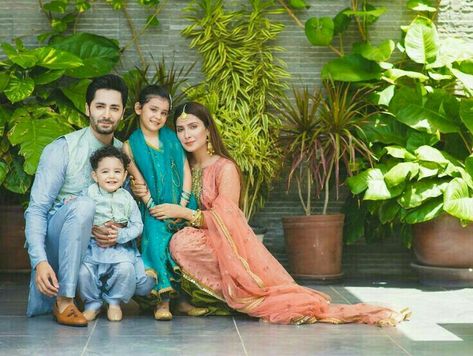 Eid Family, Ayeza Khan Wedding, Eid Photoshoot Ideas, Eid Photos, Ayeza Khan, Pakistani Actress, Cute Family, Beautiful Family, Wedding Pics