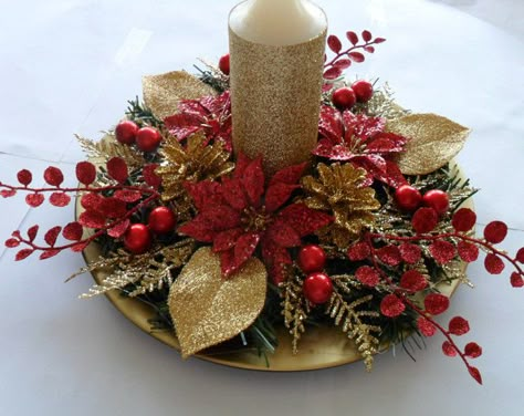 Christmas Centerpiece in Red and Gold / Red and Gold Christmas Centerpiece / Holiday Centerpiece / Christmas Centerpiece/ Centerpiece Holiday Centerpieces Christmas, Xmas Centerpieces, Burgundy Christmas, Christmas Centers, Centerpiece Christmas, Christmas Candle Decorations, Christmas Flower Arrangements, Christmas Table Centerpieces, Christmas Floral Arrangements