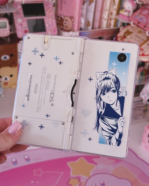 I Love Love plus plus 🤣 if you get it, you get it 😎🥰 Case from @kawaiifanfans 🫶🏻🎀 #nintendo #dsi #nds #kawaiifanfans #nintendoaccessories #dslite #3ds #handheldgaming #nostalgia #loveplus #otome #otomegames #manaka 2ds Aesthetic, Nintendo Ds Case, Nintendo 3ds Case, Nintendo Dsi, Ds Lite, 3ds Xl, Love Plus, I Love Love, Retro Games