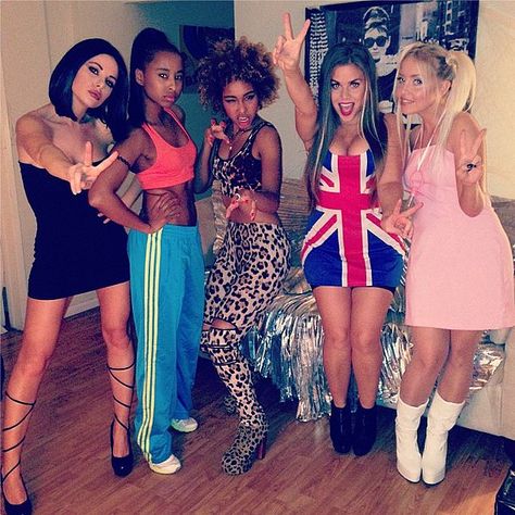 Fashionable Halloween costume inspiration: Grab your friends and dress as The Spice Girls – Posh, Sporty, Scary, Ginger and Baby Spice Girls Costumes, Diy Fantasia, Best Group Halloween Costumes, 90s Halloween Costumes, 90s Halloween, Diy Kostüm, Holloween Costume, Hallowen Costume, Halloween Tattoo