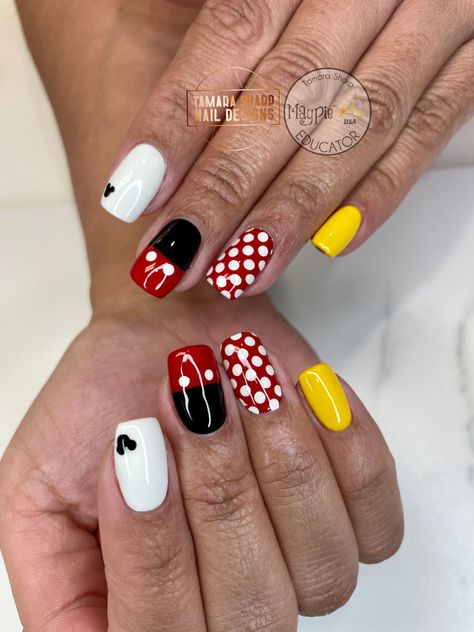 Disney Nails Inspiration, Disney Themed Nails Short, Summer Disney Nails 2023, Summer Nails Disney, Easy Disney Nail Designs Simple, Retro Disney Nails, Dopey Challenge Nails, Cute Disney Nail Ideas, Walt Disney World Nails