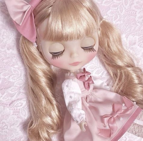 Silky Hair Blonde, Doll Aesthetic, Baby Pink Aesthetic, Pink Aura, Dream Doll, Living Dolls, Pink Vibes, Hair Blonde, Doll Parts