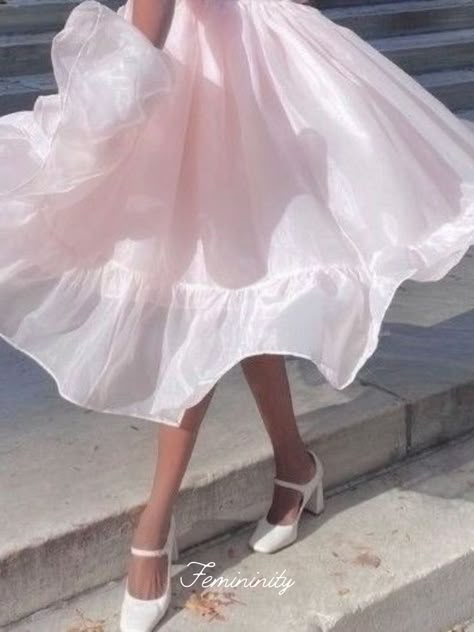 Aka Lizzy Grant, Feminine Aesthetic Outfits, Pink Princess Aesthetic, Femininity Aesthetic, Alena Shishkova, Lizzy Grant, Aesthetic Poster, Modern Princess, Black Femininity