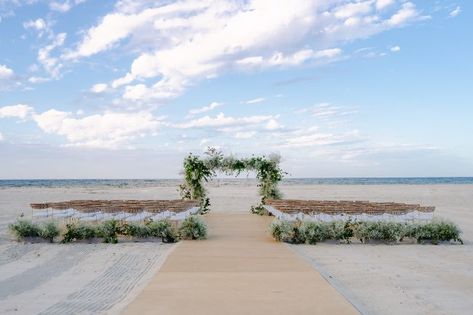 We are seeing summer come in HOT! Spending time in the sand dunes at this wedding in Los Cabos is our dream. Sand Dunes Wedding, Cabos Wedding, Los Cabos Wedding, Cabo Wedding, Cabo Weddings, Neutral Wedding, Wedding Rentals, Mexico Wedding, Ideal Wedding