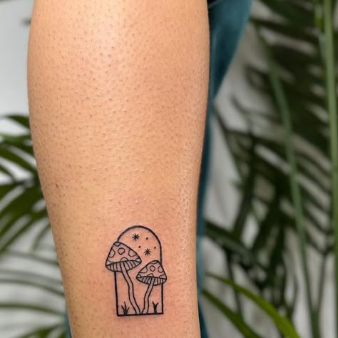 Mushroom Small Tattoo, Mushroom Simple Tattoo, Mushroom Tattoo Minimalist, Simple Hippy Tattoos, Simple Tattoos Mushroom, Fineline Mushroom Tattoo, Minimalist Tattoo Mushroom, Boho Mushroom Tattoo, Best Friend Nature Tattoos