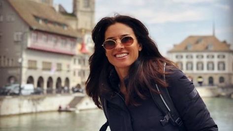 Gabriela Sabatini la mejor tenista argentina de la historia cumple hoy 50 años Gabriella Sabatini, Round Sunglass Women, Ray Ban Clubmaster, Round Sunglasses, Ray Bans, Sunglasses Women, Miami, Square Sunglass, Tennis