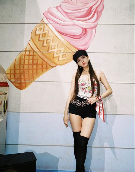 Ice Cream Outfit, Blackpink Ice Cream, Blackpink Ice-cream, Idol Aesthetic, Cream Outfit, Selfie Aesthetic, Korea Seoul, Jisoo Blackpink, Jennie Lisa