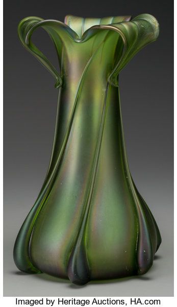 Fleurs Art Nouveau, Art Deco Vases, Art Nouveau Decor, Glass Art Projects, Art Nouveau Design, Gorgeous Glass, Art Glass Vase, Contemporary Modern Art, Glass Art Sculpture