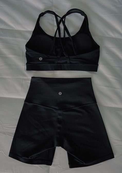 Workout Shorts Aesthetic, Lululemon Leggings Aesthetic, Gym Shorts Aesthetic, Work Out Clothes Aesthetic, Lulu Biker Shorts Outfit, Lululemon Align Shorts Outfit, Lululemon Set Aesthetic, Lululemon Biker Shorts Outfit, Cute Workout Outfits Aesthetic