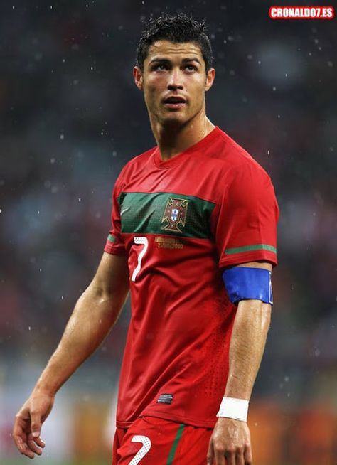 Cristiano Ronaldo, Portugal Ronaldo Portugal, Cristiano Ronaldo Quotes, Ronaldo Quotes, Cristiano Ronaldo Wallpapers, Good Soccer Players, Ronaldo Wallpapers, Ronaldo Cr7, Global Icon, Football Icon