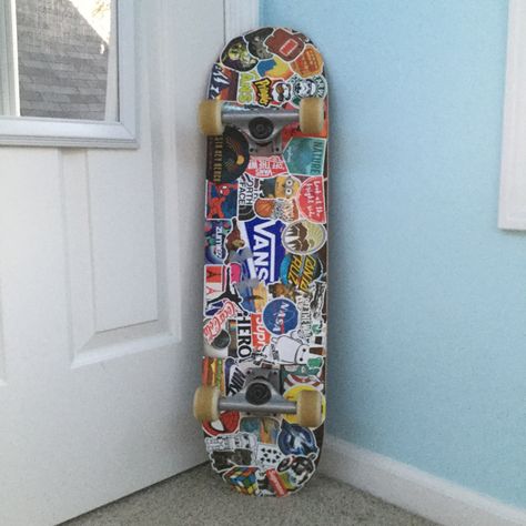 I decorated my deck with stickers, little scratchy, but that’s just cuz I’ve ridden it a lot. Skateboard Designs Aesthetic, Skateboard Art Aesthetic, Decorated Skateboard, Scate Bords, Skatebored Design, Skateboard With Stickers Aesthetic, Grungecore Aesthetic, Indie Skateboard Design, Skateboard With Stickers