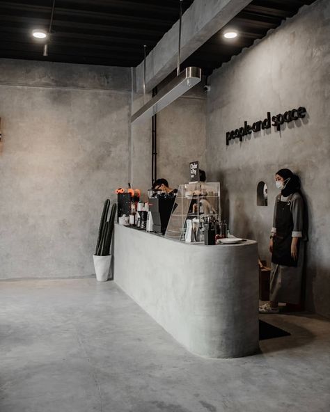 Marc Odley on Instagram: “Amazing coffee space ☕️⁣ .⁣ Follow @loveespressouk 🤎 Follow @loveespressouk 🤎 . . @wmalawat_” Coffee Shop Concept, Dream Cafe, Cafe Counter, Industrial Cafe, Small Coffee Shop, Coffee Bar Design, Small Cafe Design, Barbershop Design, Coffee Shop Interior Design