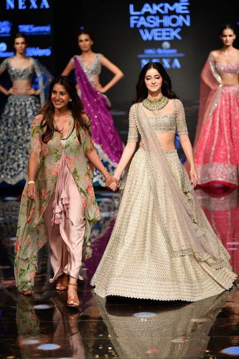 Ananya Pandey Lehenga, Ivory Bridal Lehenga, Reception Lehengas, Ivory Lehenga, Evening Reception, Ananya Pandey, Simple Lehenga, Indian Outfits Lehenga, Casual Attire For Women