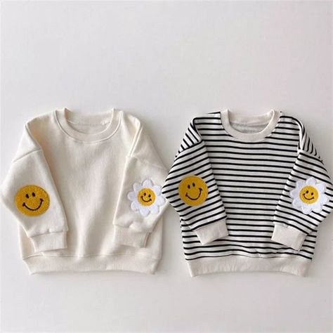 Daisy Sweatshirt, Smiley Daisy, Girls Prints, Accessories Jacket, Kids Sweatshirt, Cozy Sweaters, Casual Sweatshirt, Casual T Shirts, Shirts For Girls