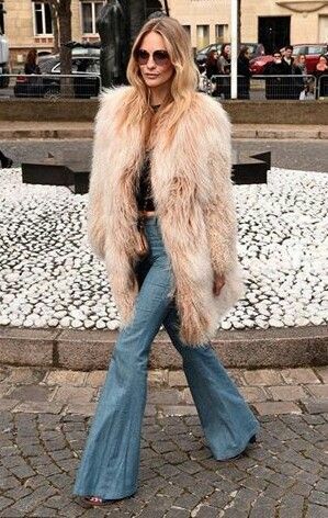 fall fashion, autumn aesthetic, fur coat, flare pants, 70s style Looks Adidas, 00s Mode, Stile Blair Waldorf, Adrette Outfits, 70s Girl, 70s Inspired Fashion, Poppy Delevingne, Renee Zellweger, Skandinavian Fashion