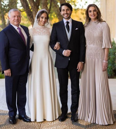 Queen Rania Dress, Dior Wedding Gown, Princess Iman, Princess Haya, Jordan Royal Family, Dior Gown, Ethereal Dress, Queen Rania, Weddings By Color