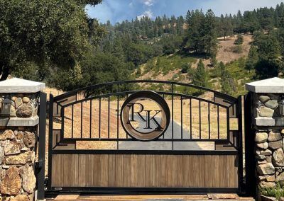 Driveway Gates built by Aberdeen Custom Gate & Iron Electric Gates Driveways Wood, Ranch Gates Entrance Ideas Wood, Ranch Gates Entrance Ideas, Texas Hill Country House Plans, Courtyard Gate, Metal Driveway Gates, Modern Driveway, Farm Entrance, Ranch Gates