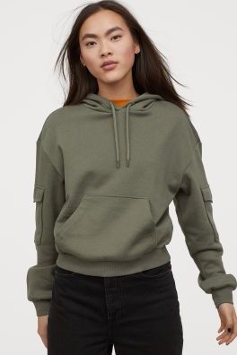 Olive Green Hoodie Outfit, Green Hoodie Outfit, Hoody Outfits, Olive Green Hoodie, Boxy Hoodie, H M Outfits, Bruno Magli, Brown Suede Jacket, Hooded Top