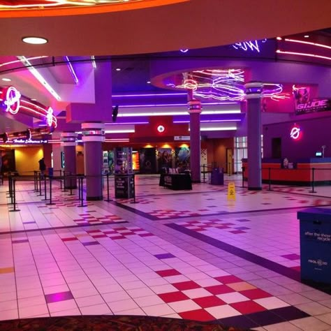 Neon aesthetic dreamcore Neon Mall Aesthetic, Retro Mall Aesthetic, Malls In The 80s, Liminal Arcade, Retro Movie Theater Aesthetic, 80s Mall Aesthetic, 80s Synthwave Aesthetic, Vaporwave Mall, Arcadecore Aesthetic