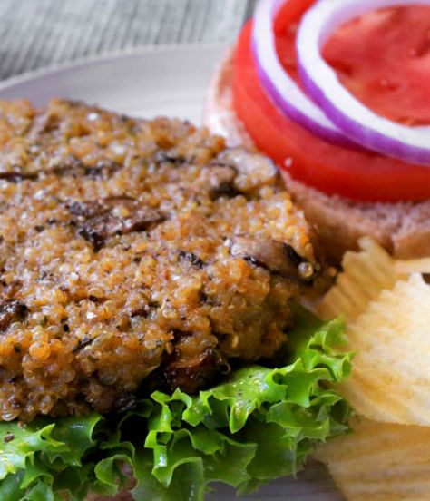 Grillable Veggie Burger, Quinoa Burger Recipe, Quinoa Patties, Mushroom Quinoa, Quinoa Burgers, Mushroom Burger, Patties Recipe, Everyday Dishes, Think Food