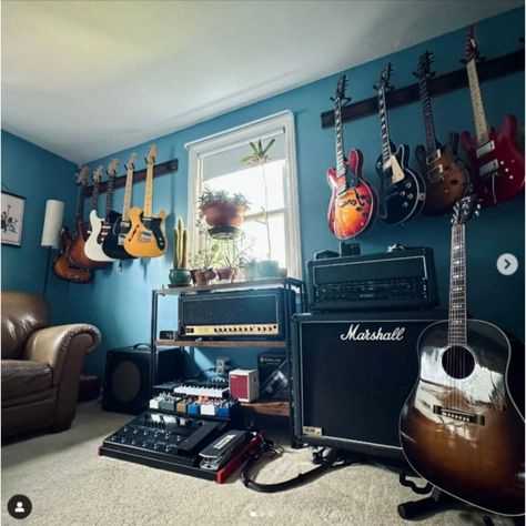 👀 Pretty sweet setup!! Follow @InGuitarsWeTrust for more cool guitar stuff! Credit: @homerigshare . #musicroom #guitarcollection #guitarplayers #guitargear #acousticguitar #marshallamps #pedalboard #guitarrig #guitarpedals #telecaster #lespaul #pedalsandeffects #effectspedals #pedalboardoftheday Guitar Setup Bedroom, Guitar Room Ideas, Guitar Rooms, Band Room Ideas, Guitar Bedroom, Band Room, Tuff Shed, Marshall Amps, Guitar Room