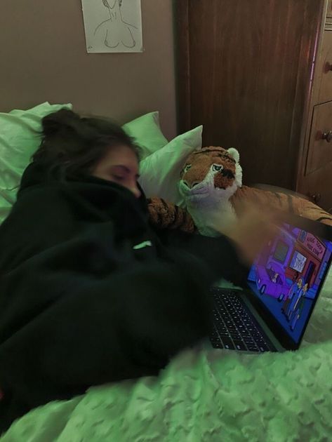 Laptop, Computer, Bed