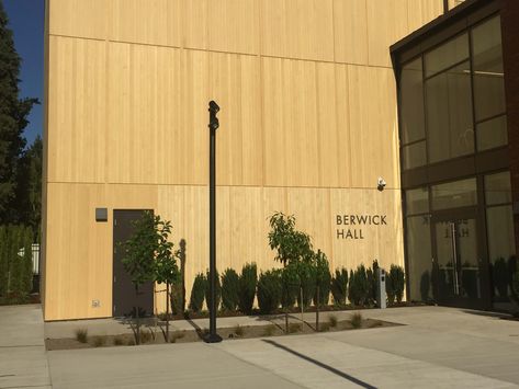 Accoya Wood Cladding, Oregon University, Architecture Unique, Building Facades, Wood Facade, Wooden Facade, Wood Architecture, Wood Cladding, New Building