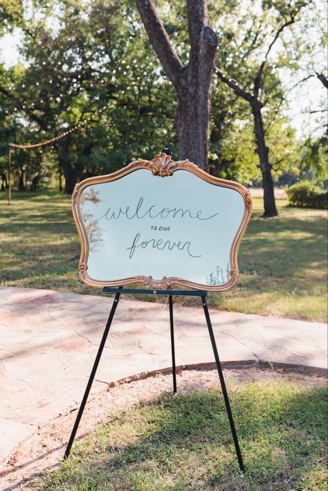 Western Sign In Table, Antique Boho Wedding, Classic Western Wedding, Western Wedding Signage, Cowgirl Editorial, Western Bridal Shower Ideas, Antique Wedding Decor, Elegant Western Wedding, Classy Western Wedding