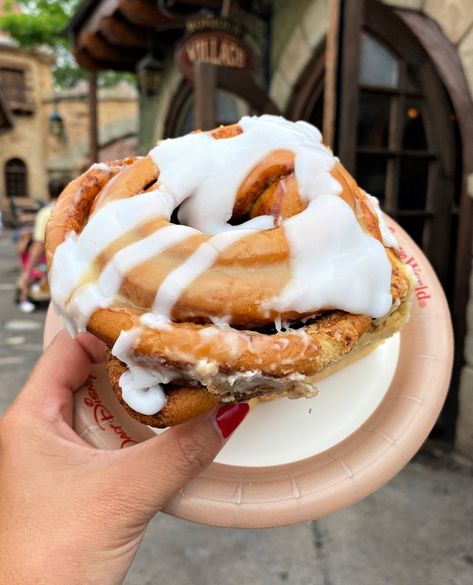 Gaston's Tavern Cinnamon Roll Gastons Tavern, Disney Treats, Disney 2024, Cinnamon Roll, Cinnamon Rolls, Disney World, Cinnamon, Bucket List, Rolls