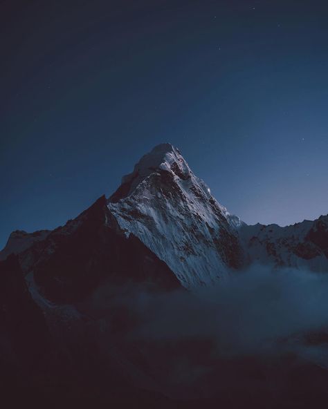 Roman | @germanroamers, Ama Dablam, Khumbu Himal, Nepal. Night Mountain Aesthetic, Ramiel Mountain, At Night Aesthetic, Mountains At Night, Mountain Aesthetic, Im Coming Home, Mountain River, Cold Nights, The Himalayas