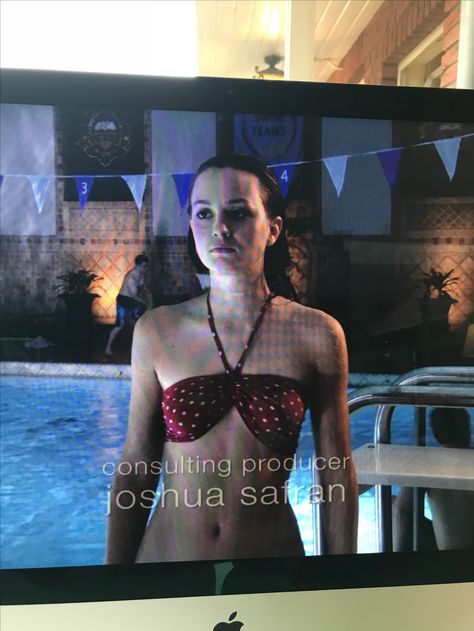 Body Goals ~ Blair Waldorf Blair Waldorf Bathing Suit, Blair Waldorf Swimsuit, Blair Waldorf Workout, Blair Wardolf, Jennifer's Body, Workout Inspiration, Leighton Meester, Blair Waldorf, Cute Funny Dogs