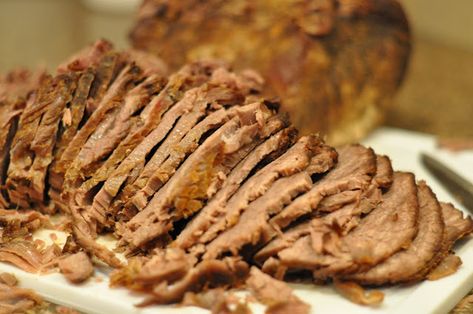 Beef Dishes For A Crowd, Beef For A Crowd, Holiday Roast Beef, Meat For A Crowd, Dishes For A Crowd, Mennonite Girls Can Cook, Roast Beef Dinner, Cooking Roast Beef, Sirloin Tip Roast