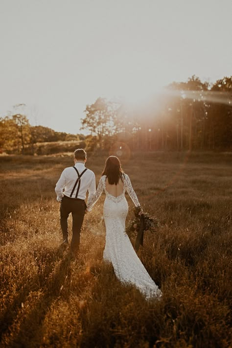 Golden Hour Autumnal Wedding from The Copper Quail #Chattanooga #wedding #fallwedding #moodywedding #weddingrentals #weddingdecor #goldenhour Fall Wedding Pictures, Howe Farms, Sunset Wedding Photos, Fall Wedding Photography, Autumnal Wedding, Fall Wedding Photos, Wedding Portrait Poses, Golden Hour Photos, Outdoor Wedding Photography