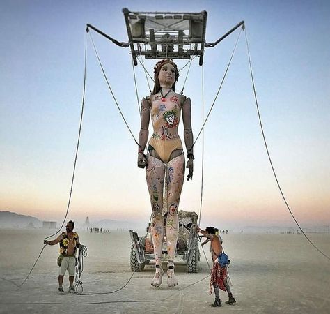 Burning Man Girls, Burning Man 2017, Afrika Burn, Drawing Man, Burning Man Art, Burning Men, Black Rock Desert, Burning Man Fashion, Black Rock City