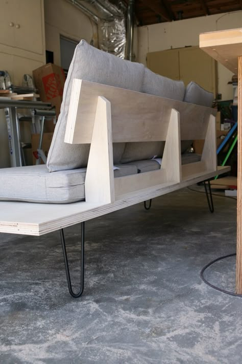 DIY Plywood Outdoor Couch – SUBURBAN POP * Diy Patio Loveseat, Diy Couch Ideas, Plywood Outdoor Furniture, Outdoor Sofa Diy How To Build, Plywood Outdoor, Outdoor Furniture Ideas Diy, Diy Modern Sofa, Diy Couch Frame, Building A Couch