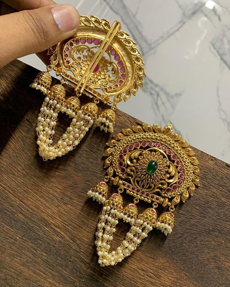 Hair Accessory #hairaccessories #hairaccessory #hairstylist #hairtutorial #hairideas #hairaccessorieshandmade #hairaccessoriesforgirls #hairaccessoriesindia #hairaccessoriesforwomen #hairaccessoryforgirls #hairaccessoryshop #hairaccessoryonlineshop #bridalhairaccessories Hair Accessories Indian, Accessories Indian, Gold Hair Accessories, Online Shop Accessories, Krishna Art, Gold Hair, Girls Hair Accessories, Bridal Hair Accessories, Hair Accessories For Women